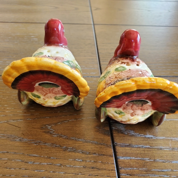 Thanksgiving turkey salt and pepper shakers - Picture 5 of 8